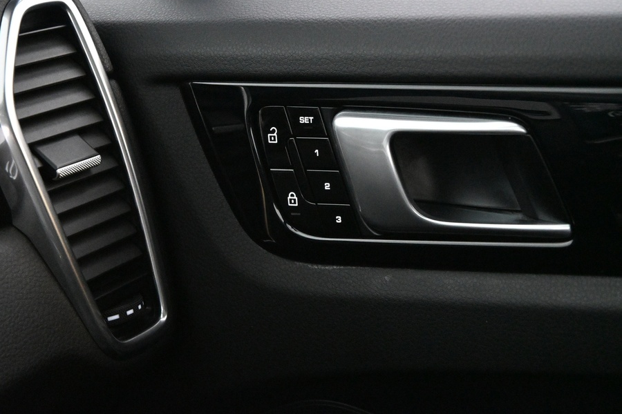 Porsche Cayenne vaihtoauto