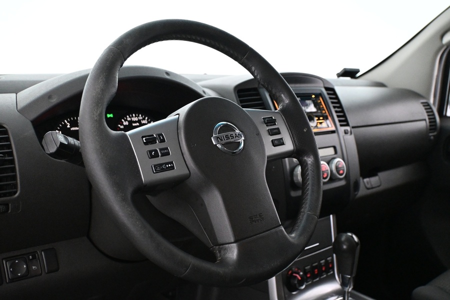 Nissan Navara vaihtoauto