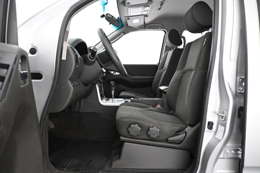 Nissan Navara vaihtoauto