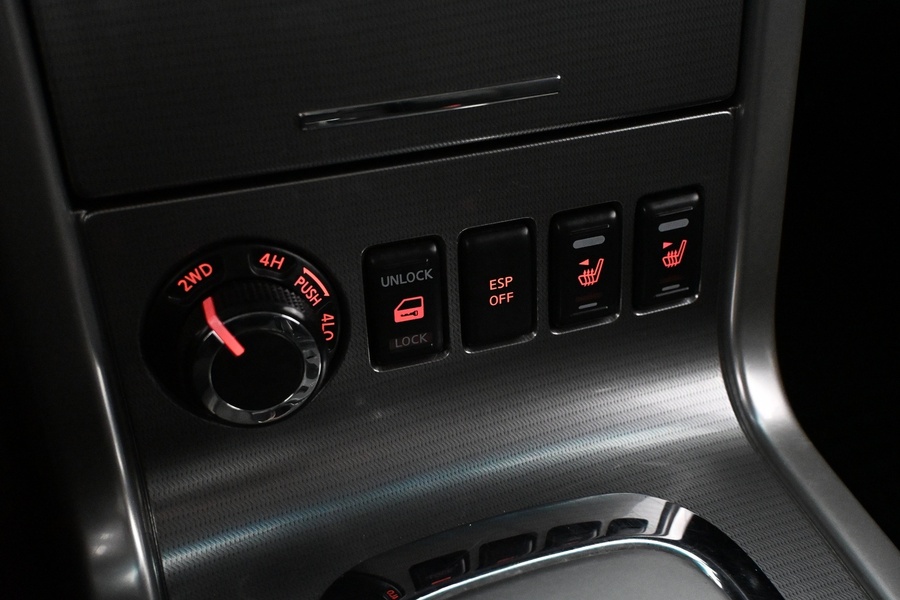 Nissan Navara vaihtoauto