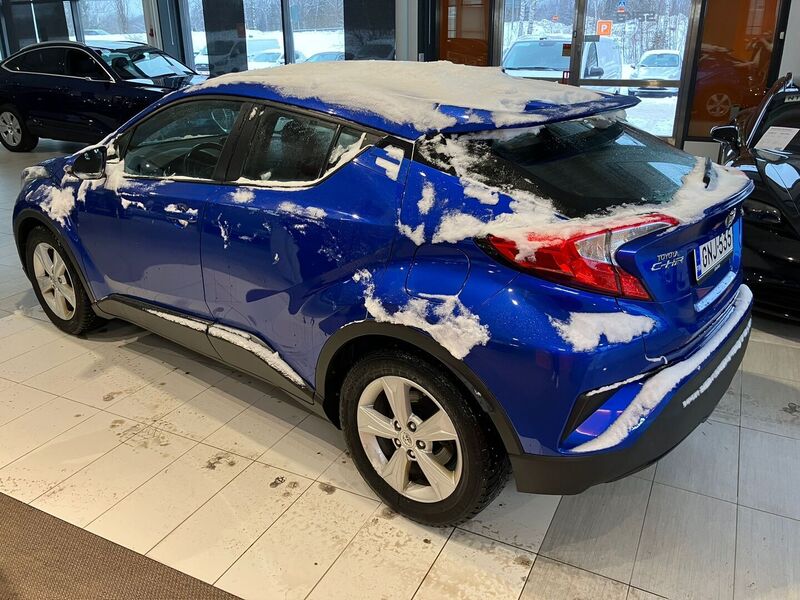 Toyota C-HR vaihtoauto