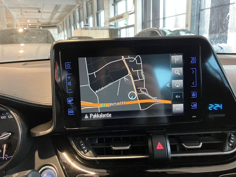 Toyota C-HR vaihtoauto