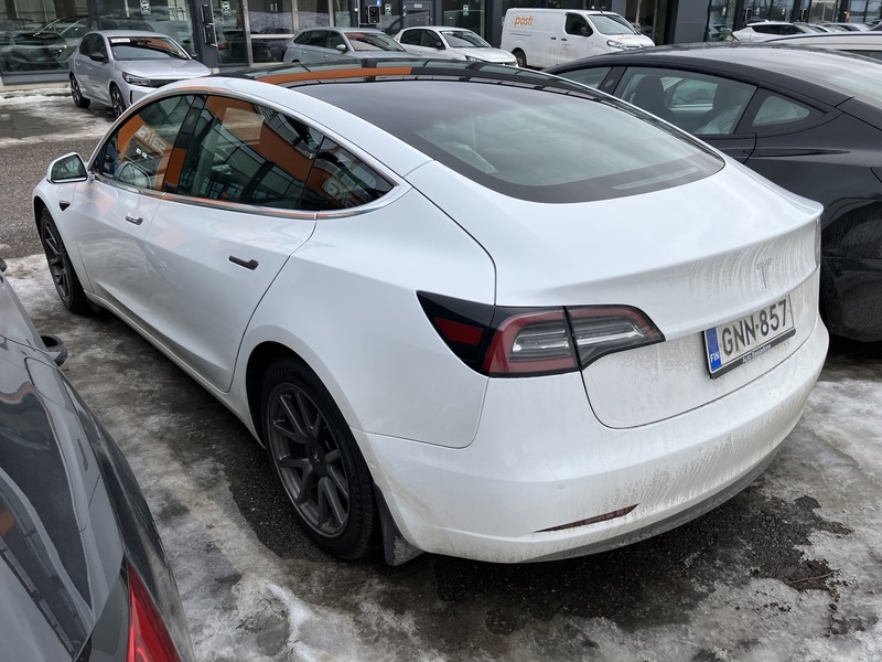 Tesla Model 3 vaihtoauto