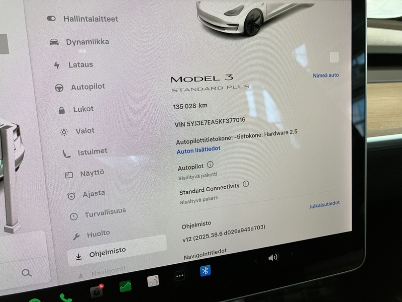 Tesla Model 3 vaihtoauto