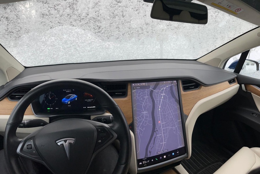 Tesla Model X vaihtoauto