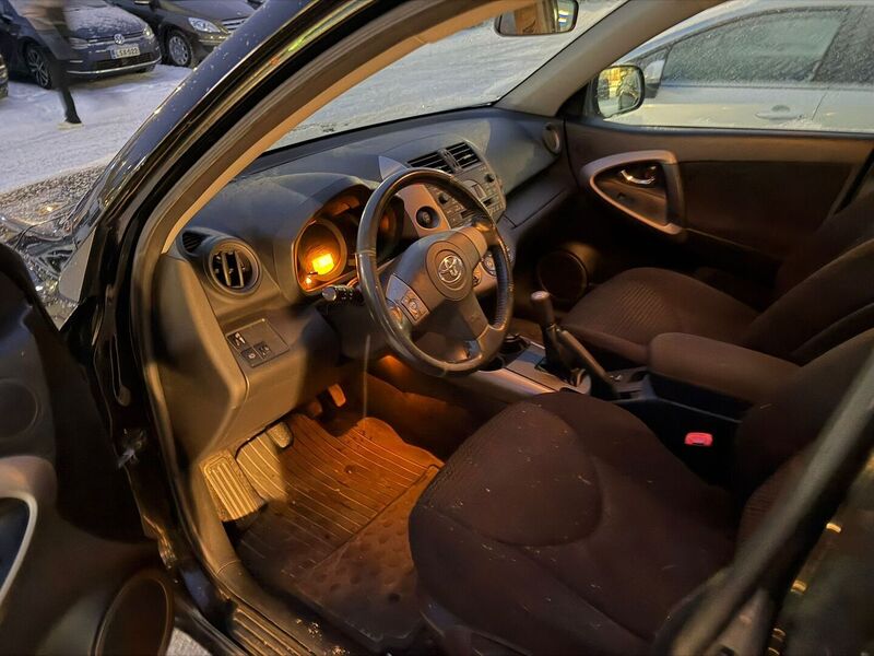 Toyota RAV4 vaihtoauto