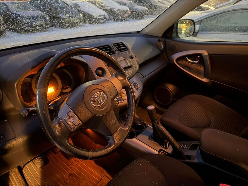 Toyota RAV4 vaihtoauto