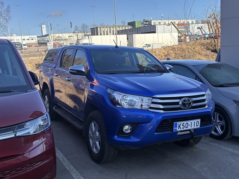 Toyota Hilux vaihtoauto