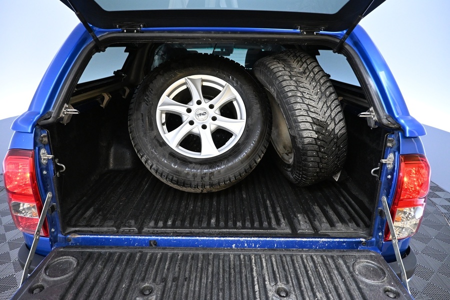 Toyota Hilux vaihtoauto