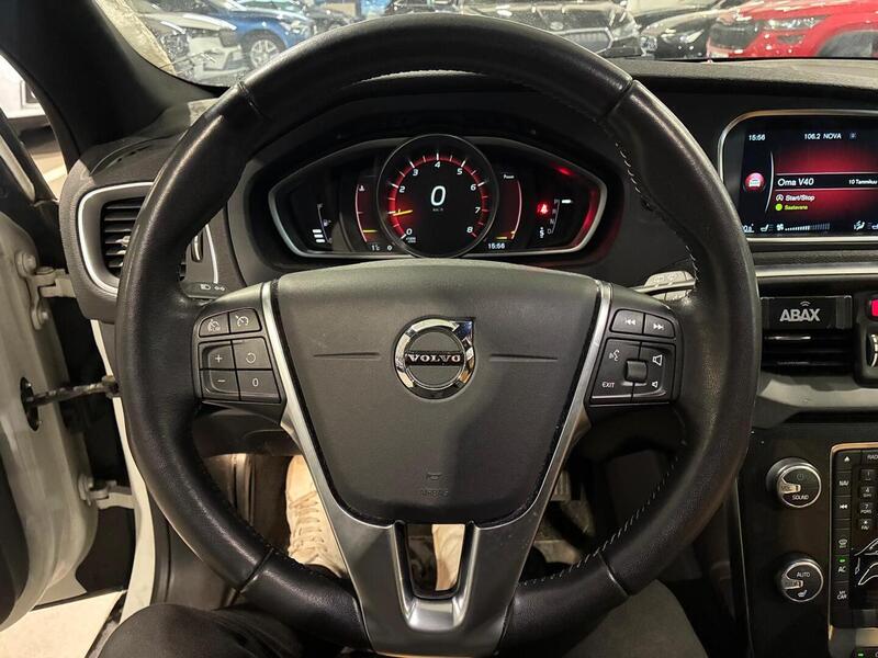 Volvo V40 Cross Country vaihtoauto