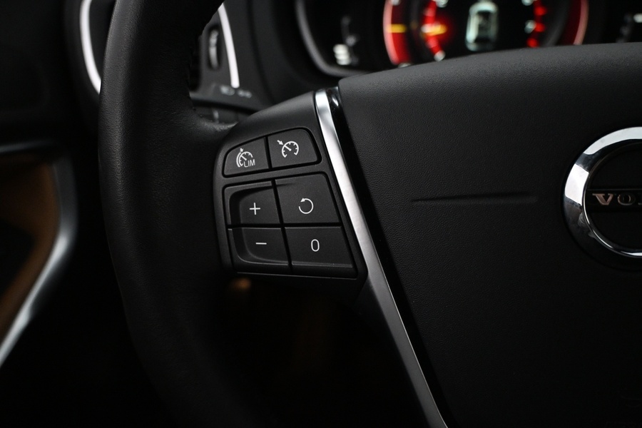 Volvo V40 Cross Country vaihtoauto