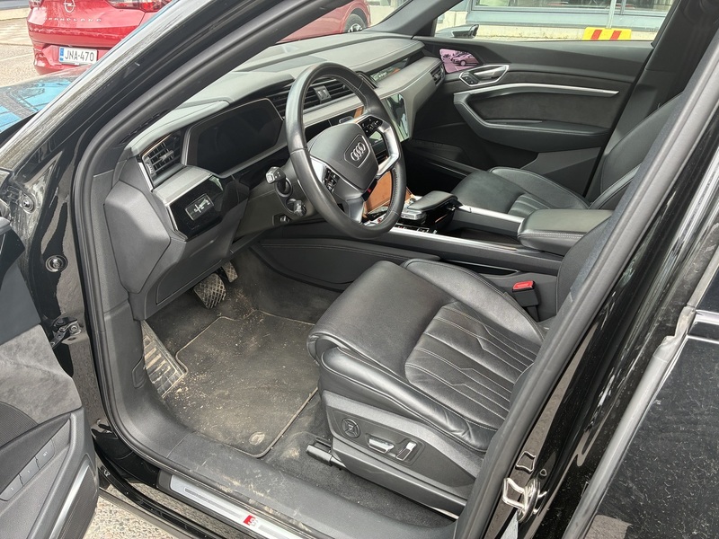 Audi e-tron vaihtoauto