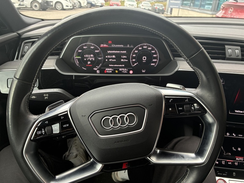 Audi e-tron vaihtoauto