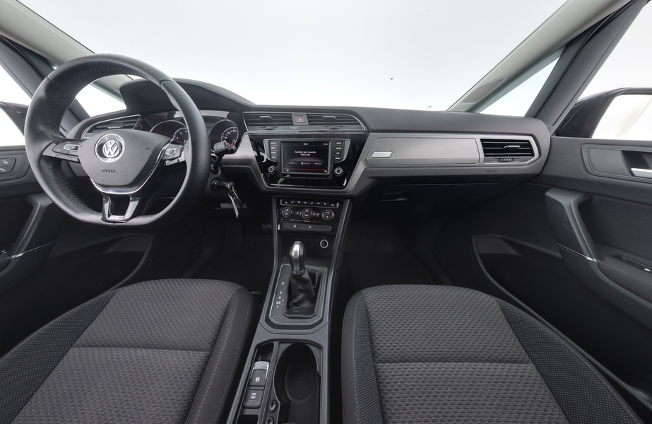 Volkswagen Touran vaihtoauto