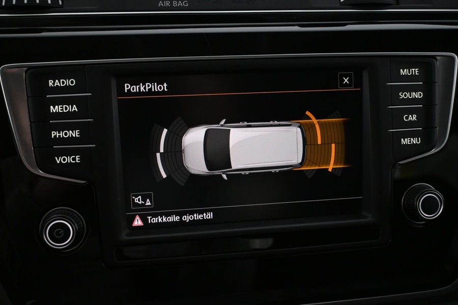 Volkswagen Touran vaihtoauto