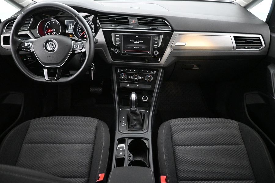 Volkswagen Touran vaihtoauto