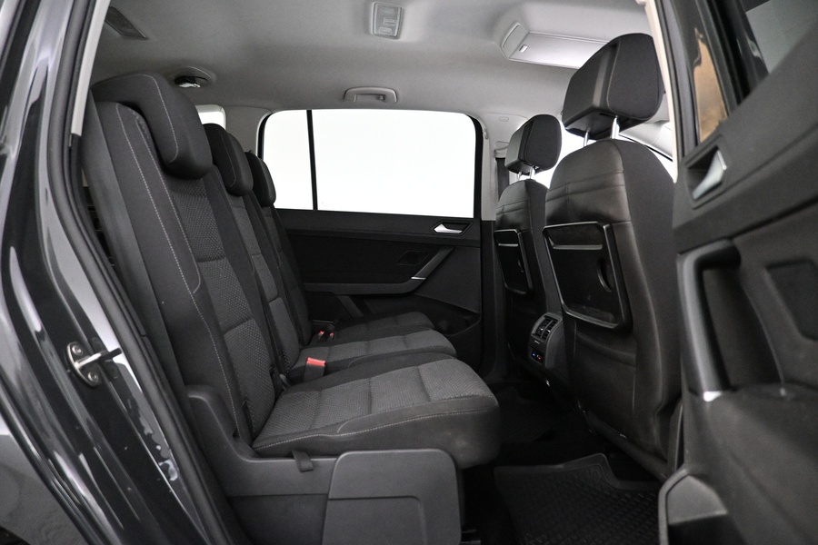 Volkswagen Touran vaihtoauto