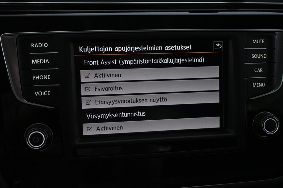 Volkswagen Touran vaihtoauto