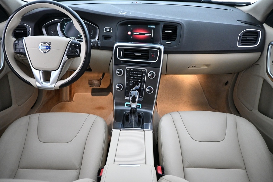 Volvo V60 vaihtoauto