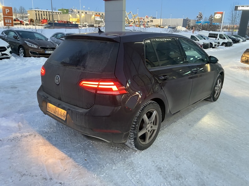 Volkswagen Golf vaihtoauto
