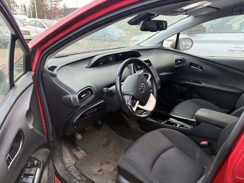 Toyota Prius Plug-in vaihtoauto