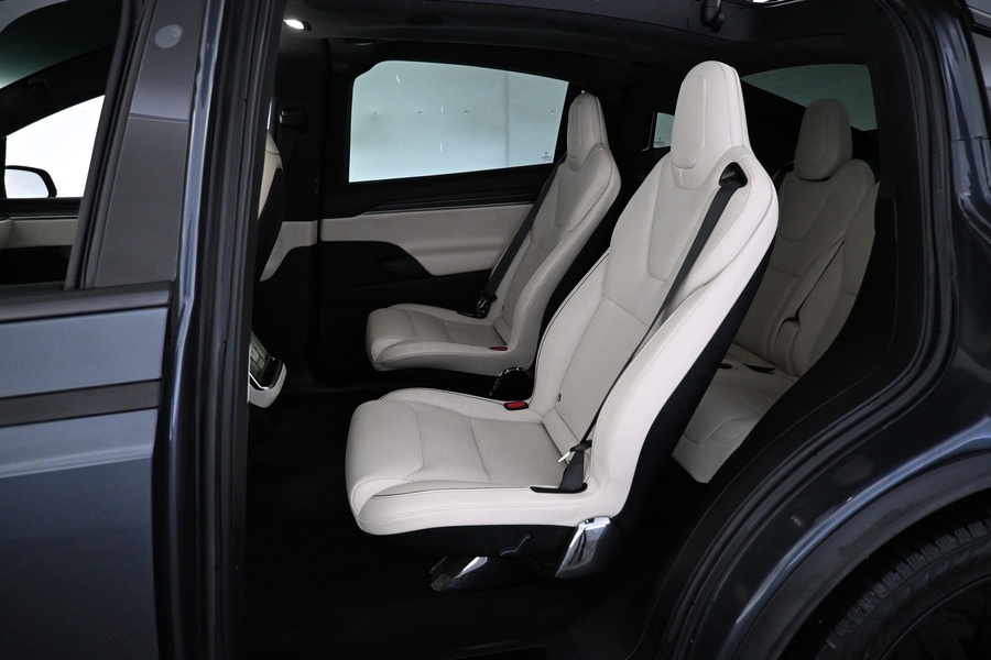 Tesla Model X vaihtoauto