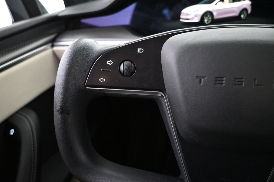 Tesla Model X vaihtoauto