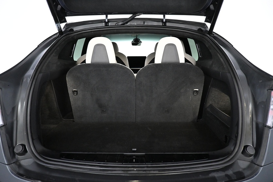 Tesla Model X vaihtoauto