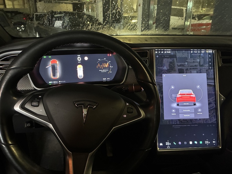 Tesla Model X vaihtoauto