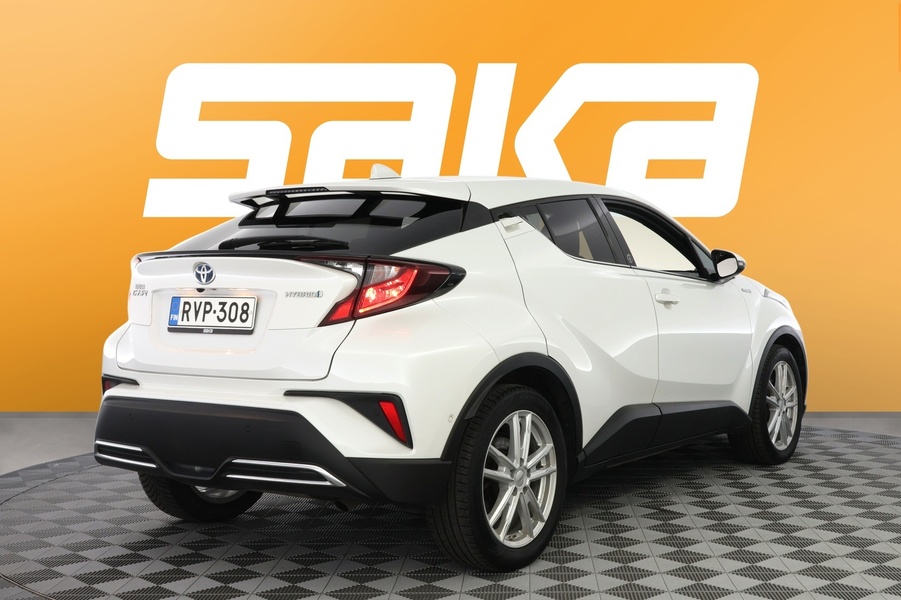 Toyota C-HR vaihtoauto