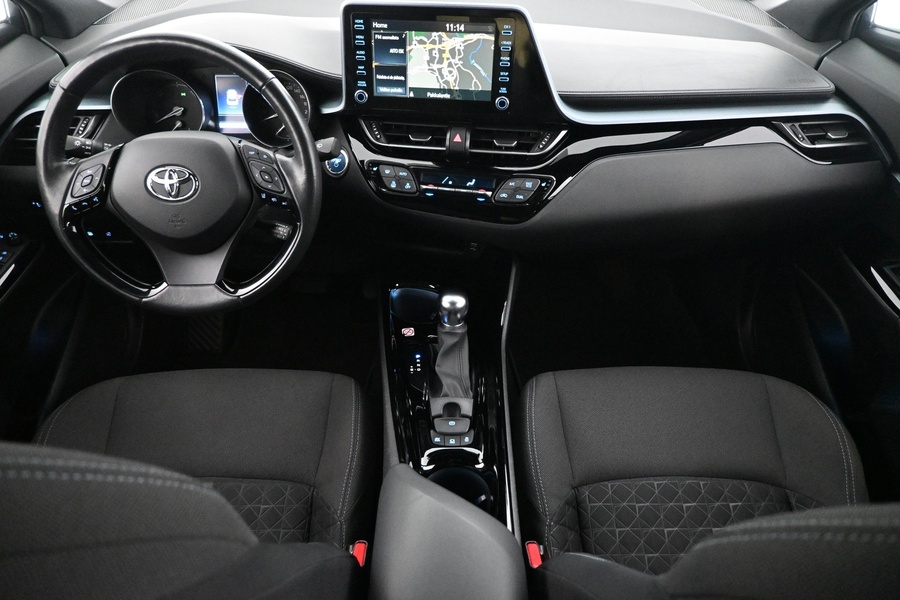 Toyota C-HR vaihtoauto