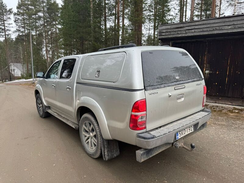 Toyota Hilux vaihtoauto