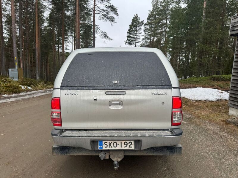 Toyota Hilux vaihtoauto