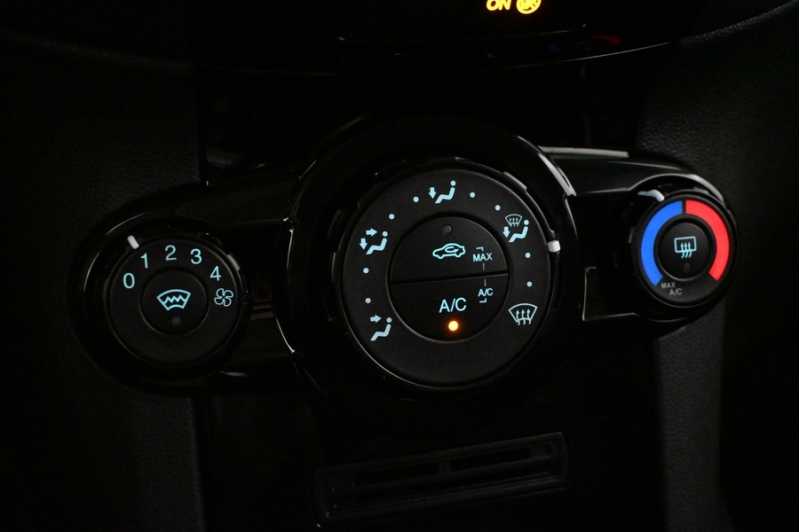 Ford Fiesta Van vaihtoauto