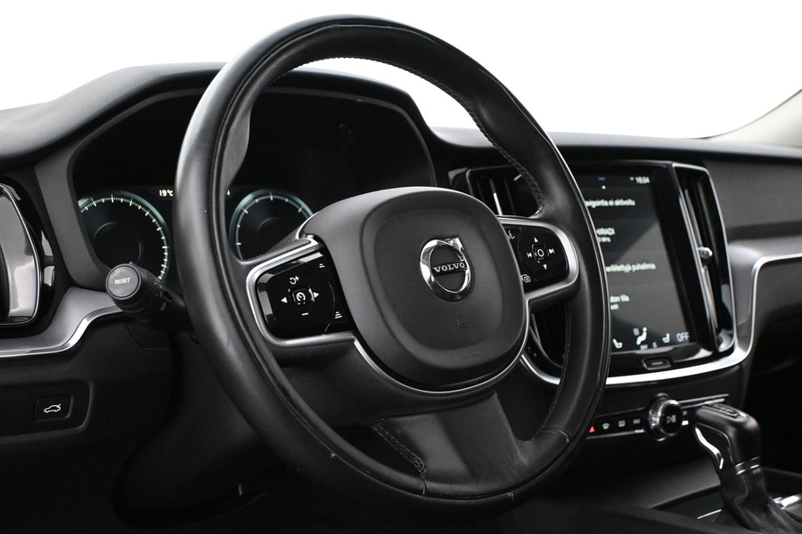 Volvo V60 Cross Country vaihtoauto