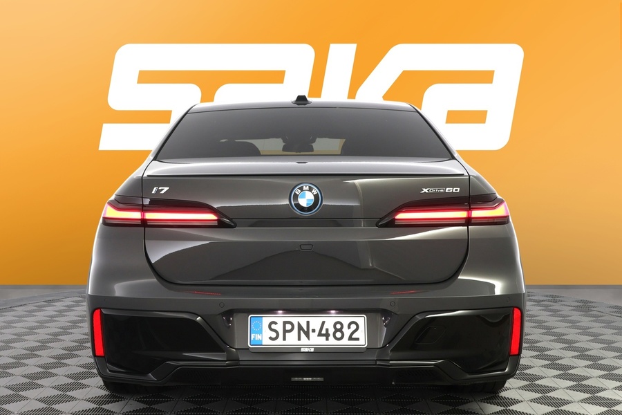 BMW i7 vaihtoauto