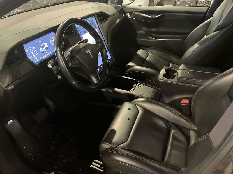 Tesla Model X vaihtoauto