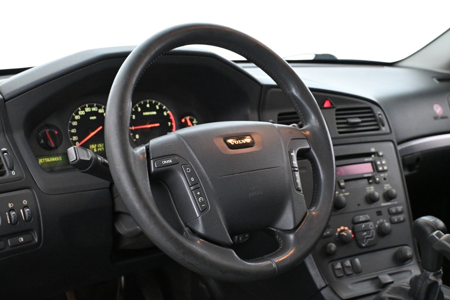 Volvo V70 vaihtoauto