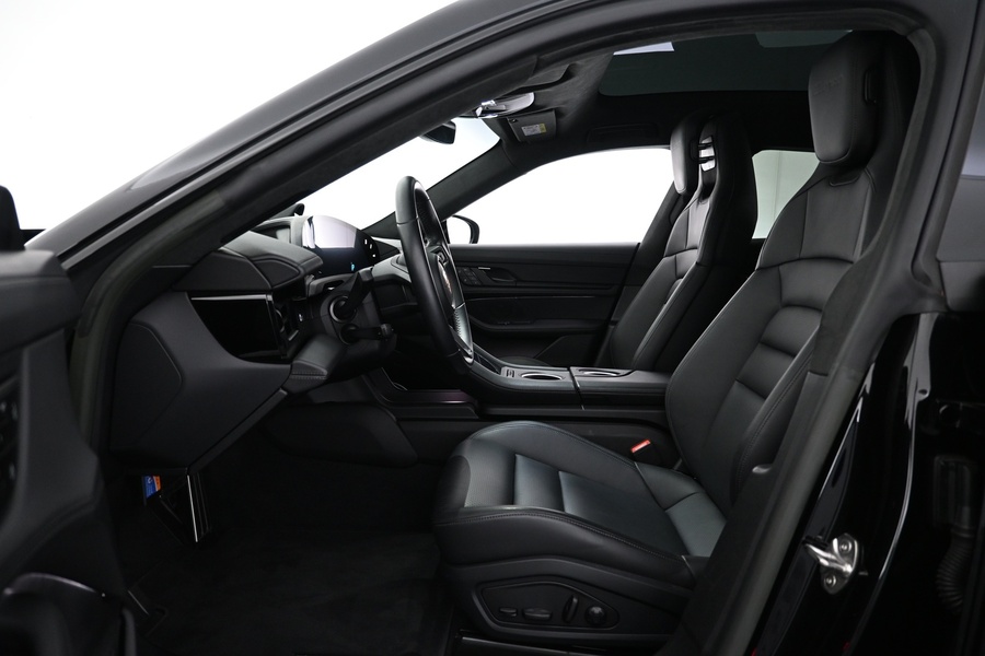 Porsche Taycan vaihtoauto