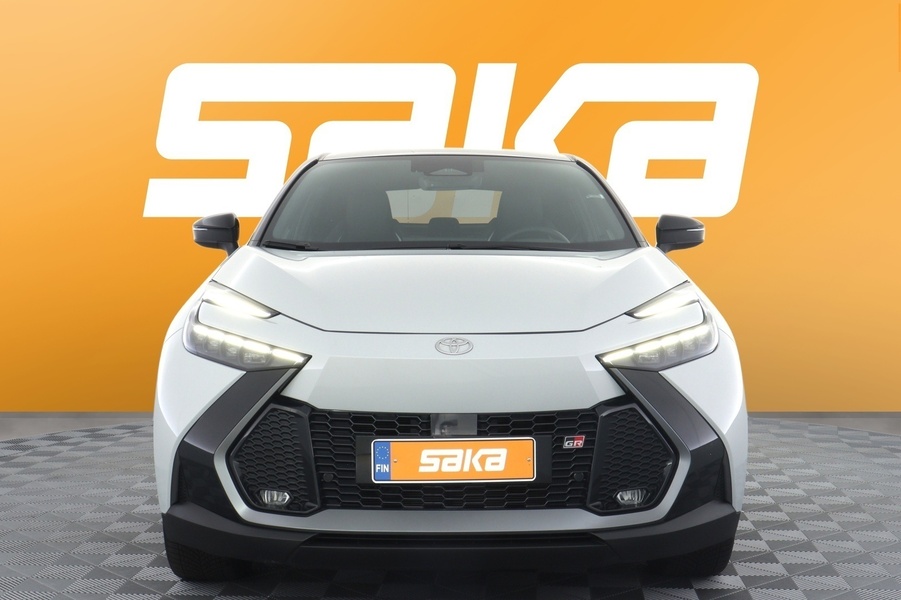 Toyota C-HR vaihtoauto