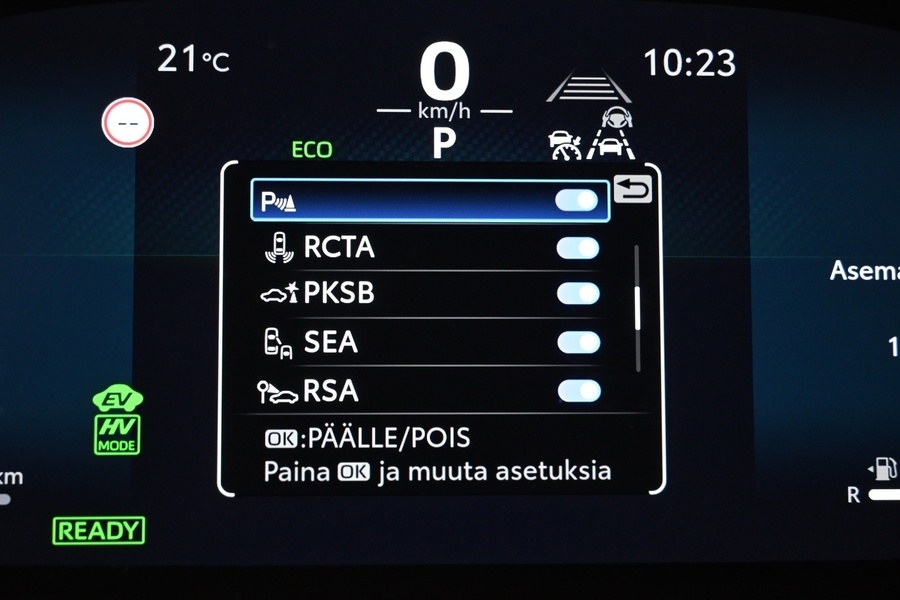 Toyota C-HR vaihtoauto