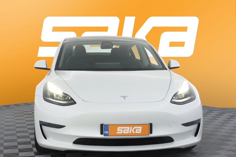 Tesla Model 3 vaihtoauto