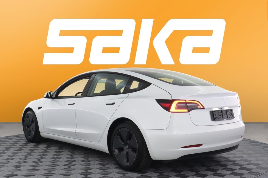 Tesla Model 3 vaihtoauto