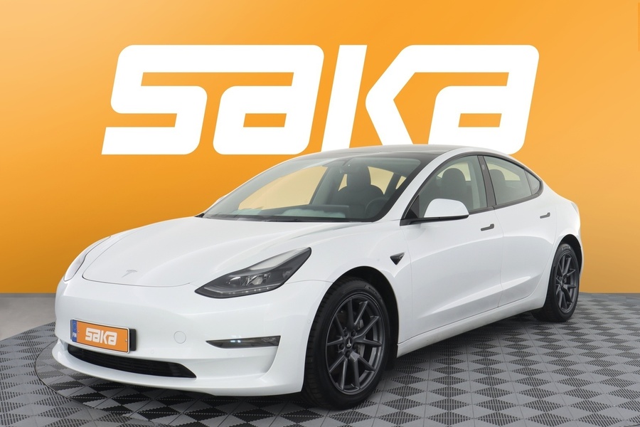 Tesla Model 3 vaihtoauto