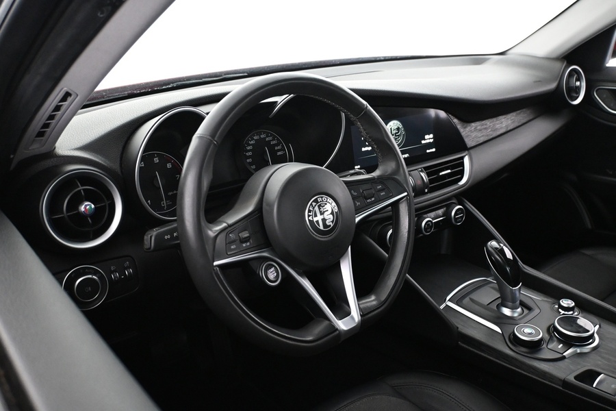Alfa Romeo Giulia vaihtoauto