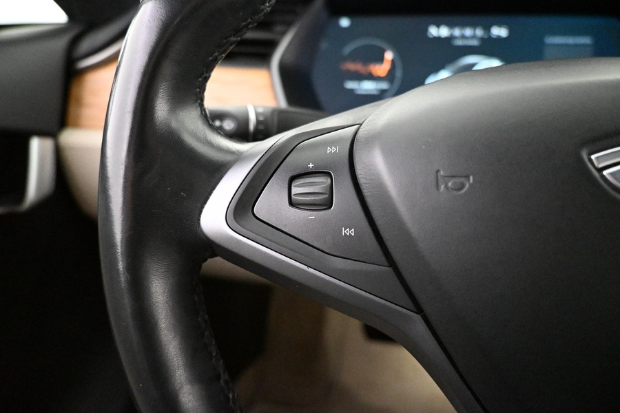 Tesla Model S vaihtoauto