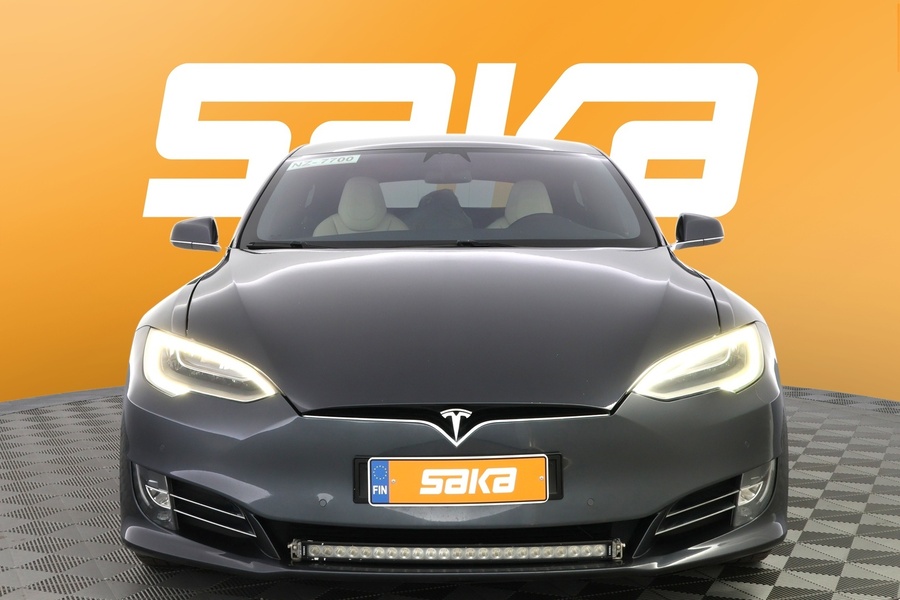 Tesla Model S vaihtoauto
