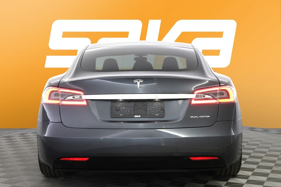 Tesla Model S vaihtoauto