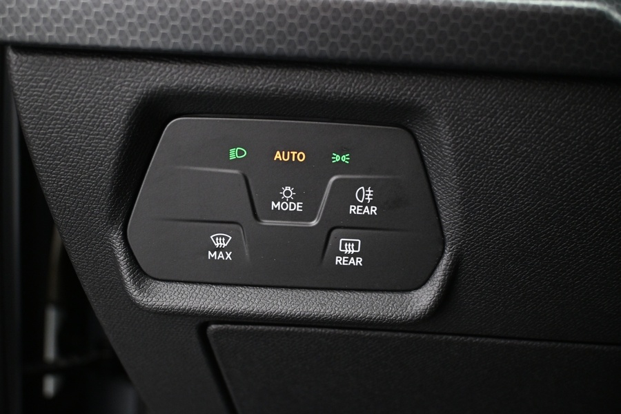 SEAT Leon Sportstourer vaihtoauto