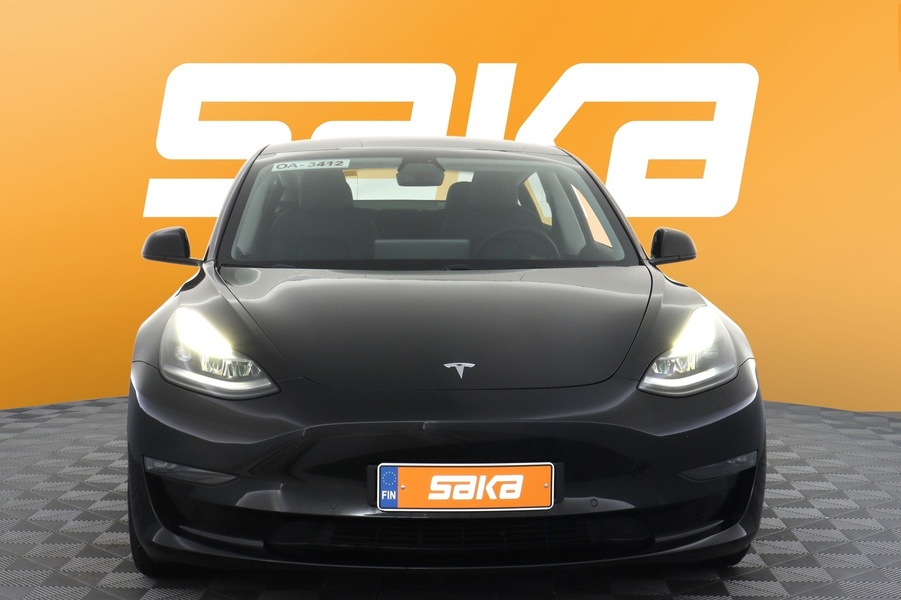 Tesla Model 3 vaihtoauto